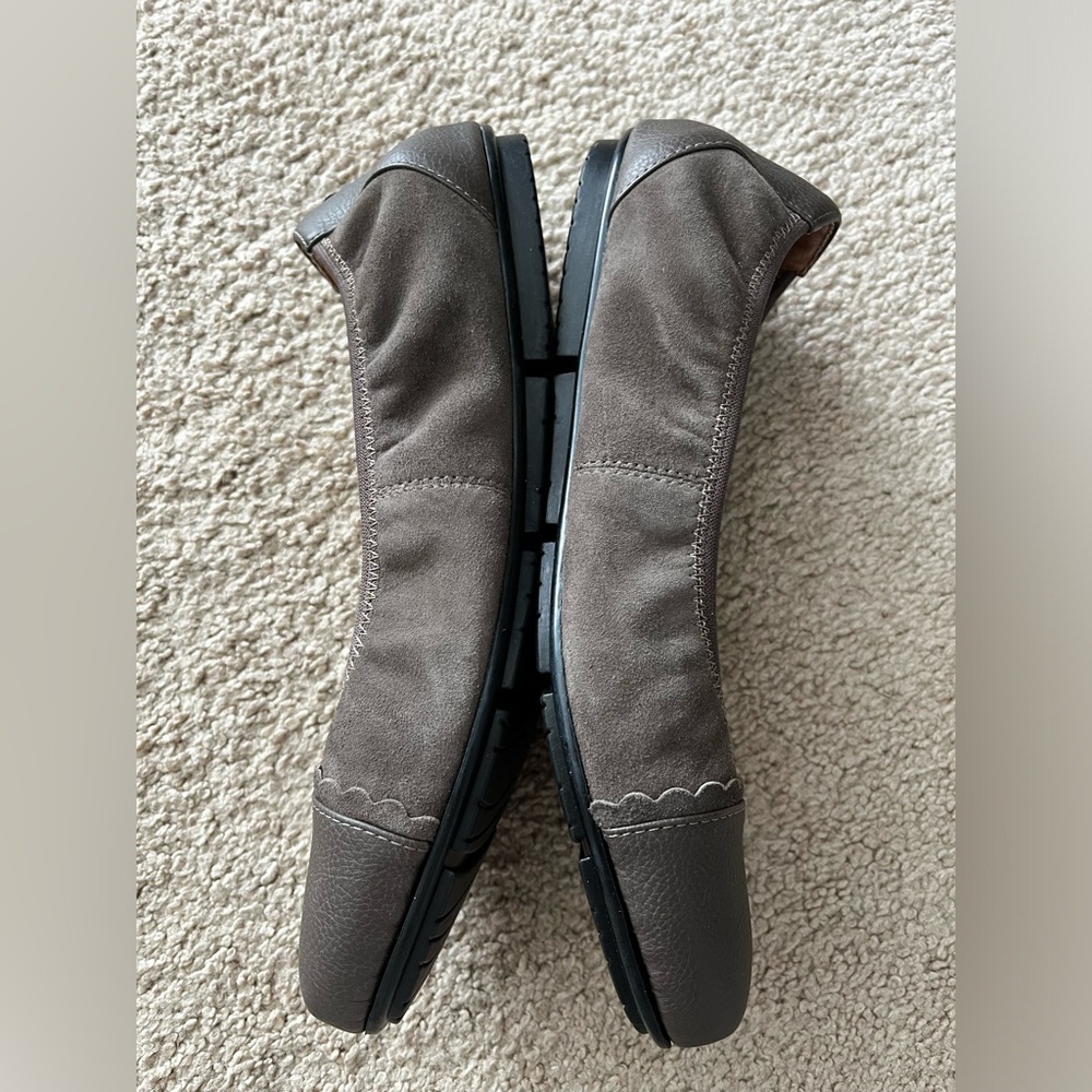 Vionic “Tina” ballet flats. Size 9.5